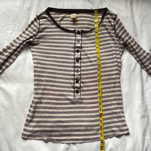 2000s Brown and Cream Striped Henley Top - Picture 3 of 6
